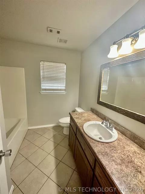 1003 N 5th, Durant, OK 74701 photo 9
