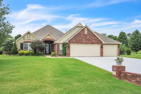 24378 E 145th St S, Coweta, OK 74429
