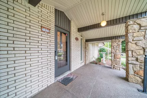 7332 E 59th Pl, Tulsa, OK 74145 photo 6