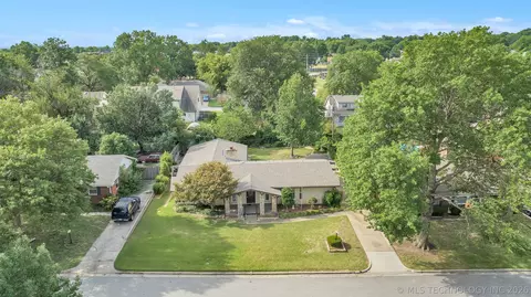 7332 E 59th Pl, Tulsa, OK 74145 photo 3