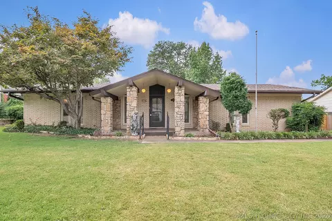 7332 E 59th Pl, Tulsa, OK 74145 photo 1