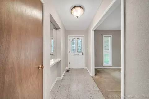 7332 E 59th Pl, Tulsa, OK 74145 photo 8
