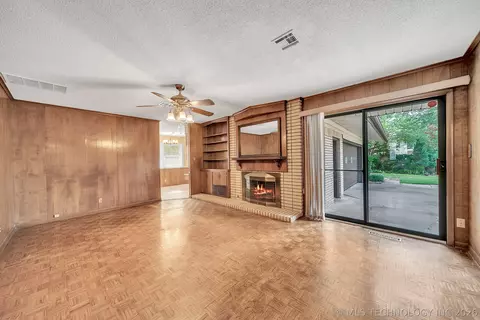 7332 E 59th Pl, Tulsa, OK 74145 photo 9
