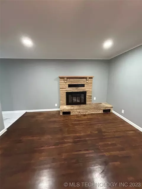 1535 E 60th Pl, Tulsa, OK 74105 photo 8