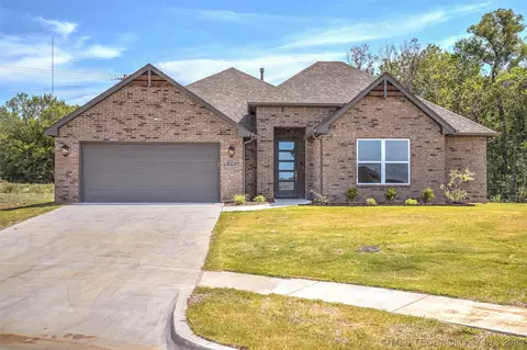 10701 S 281st East Ave, Coweta, OK 74429