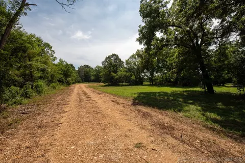 78783 S 4652, Stilwell, OK 74960