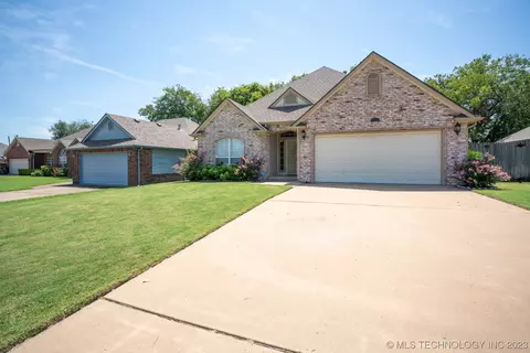 7920 E 27th Pl, Tulsa, OK 74129 photo 2