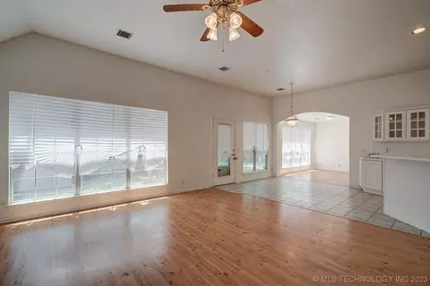7920 E 27th Pl, Tulsa, OK 74129 photo 9