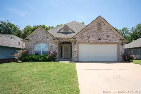 7920 E 27th Pl, Tulsa, OK 74129 photo 1