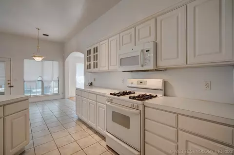 7920 E 27th Pl, Tulsa, OK 74129 photo 16