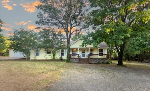 162 E Highland Ave, Eufaula, OK 74432 photo 2