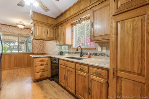6850 E 55th St, Tulsa, OK 74145 photo 10