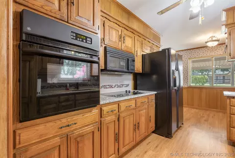 6850 E 55th St, Tulsa, OK 74145 photo 9