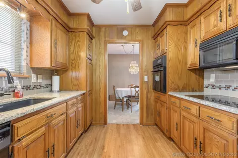 6850 E 55th St, Tulsa, OK 74145 photo 11