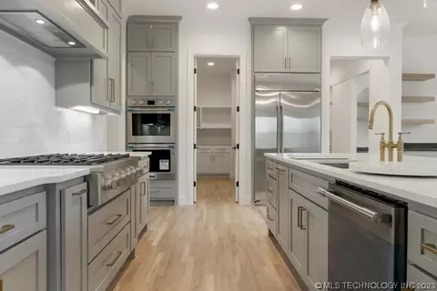 2335 E 17th Pl, Tulsa, OK 74104 photo 9