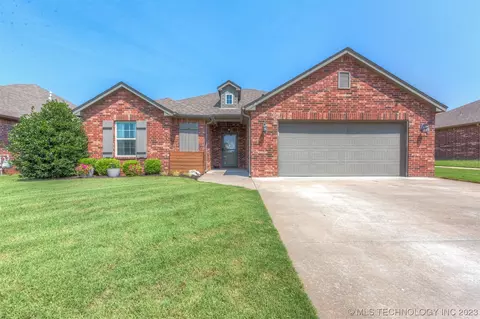 26849 E 143rd St S, Coweta, OK 74429