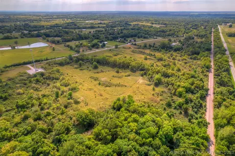 2 S 305th East Ave, Coweta, OK 74429