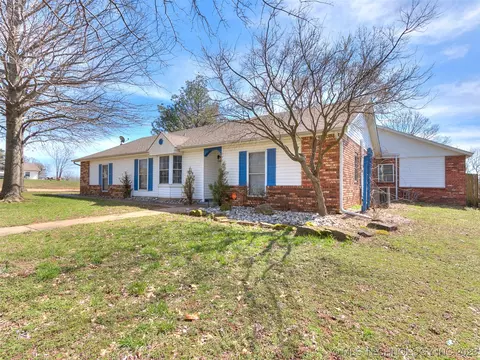 29820 E 156th St S, Coweta, OK 74429