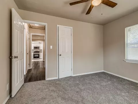 6327 E 5th Pl, Tulsa, OK 74112 photo 13