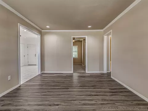 6327 E 5th Pl, Tulsa, OK 74112 photo 4