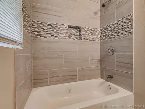 6327 E 5th Pl, Tulsa, OK 74112 photo 12