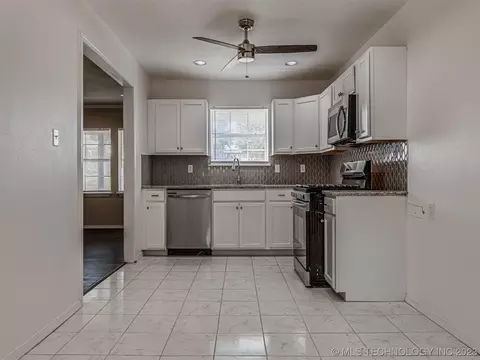 6327 E 5th Pl, Tulsa, OK 74112 photo 7