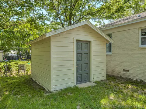 6327 E 5th Pl, Tulsa, OK 74112 photo 16