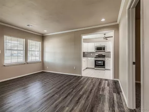 6327 E 5th Pl, Tulsa, OK 74112 photo 5