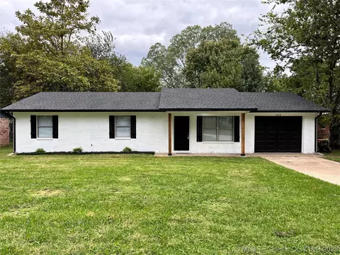 808 N Orcutt St, Coweta, OK 74429