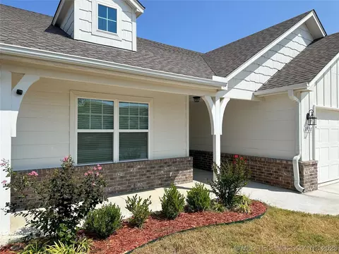 1920 E Union St, Broken Arrow, OK 74011 photo 3