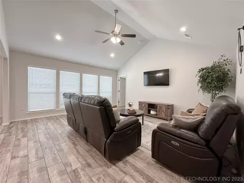 1920 E Union St, Broken Arrow, OK 74011 photo 10