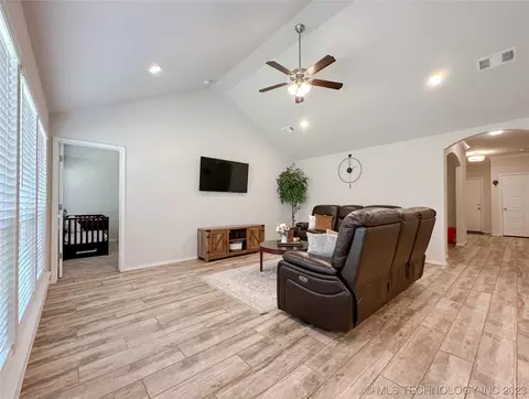 1920 E Union St, Broken Arrow, OK 74011 photo 6