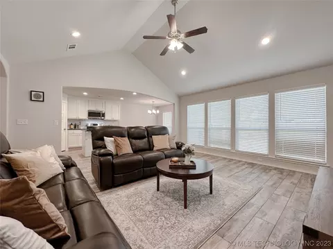 1920 E Union St, Broken Arrow, OK 74011 photo 9