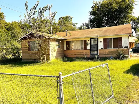 1304 Eufaula St, Okmulgee, OK 74447 photo 1