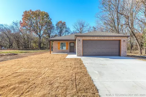 206 S Bixby St, Coweta, OK 74429