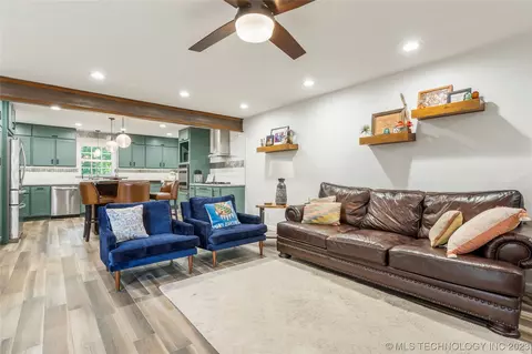 2835 E 48th St, Tulsa, OK 74105 photo 8