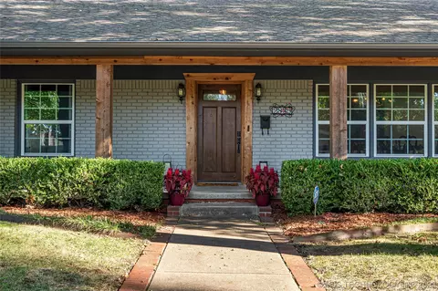 2835 E 48th St, Tulsa, OK 74105 photo 4