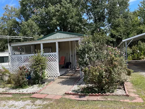 725 S Del St, Stilwell, OK 74960