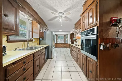 10137 E 24th Pl, Tulsa, OK 74129 photo 9