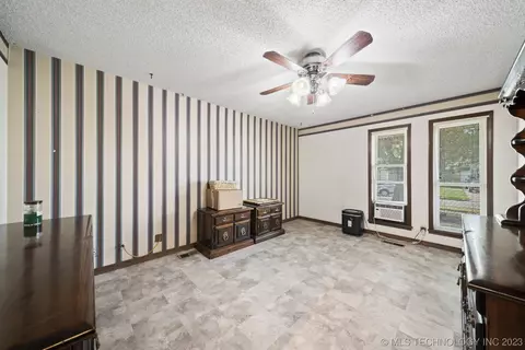 10137 E 24th Pl, Tulsa, OK 74129 photo 17