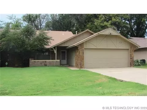 5526 S Quincy Ave, Tulsa, OK 74105