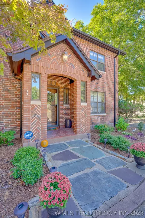 931 E 17th St, Ada, OK 74820 photo 4