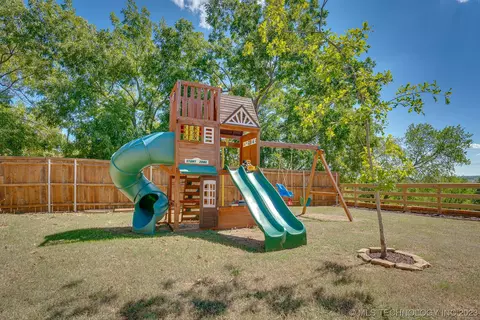 931 E 17th St, Ada, OK 74820 photo 47