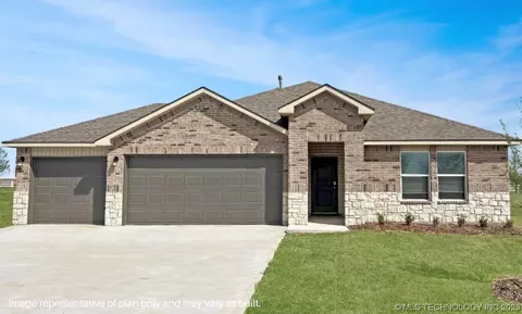 110 Stonebridge Dr, Pryor, OK 74361