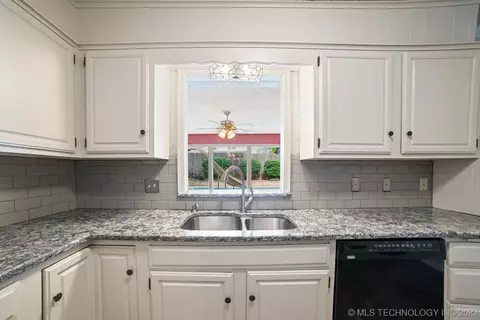 7419 E 67th Pl, Tulsa, OK 74133 photo 14