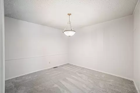 7419 E 67th Pl, Tulsa, OK 74133 photo 7
