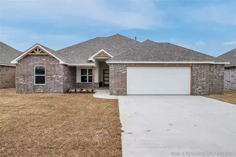 27514 E 108th St S, Coweta, OK 74429