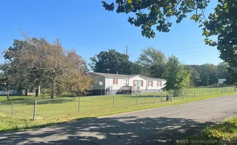 3 Branum Dr, Checotah, OK 74426 photo 4