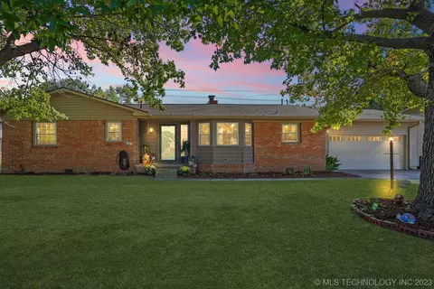 1012 SE 14th St, Pryor, OK 74361