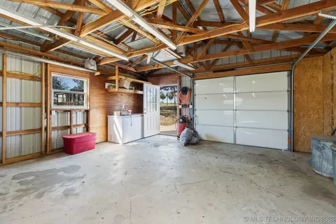 8404 Conifer Rd, Henryetta, OK 74437 photo 24